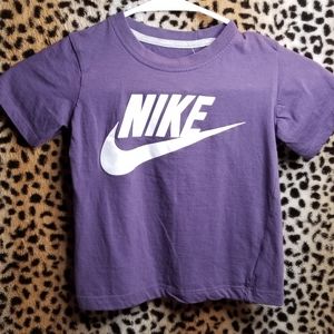 Boy's Toddler Nike T-shirt (3T)